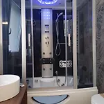 ゲストハウス Luxury 3*