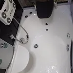 ゲストハウス Luxury